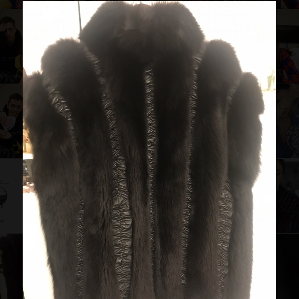 Saga Black Fox Fur RARE mint condition unisex